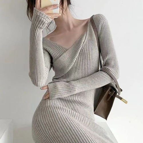 Damen Strickkleid mit elegantem Off-Shoulder Design und feiner Rippstruktur Drune