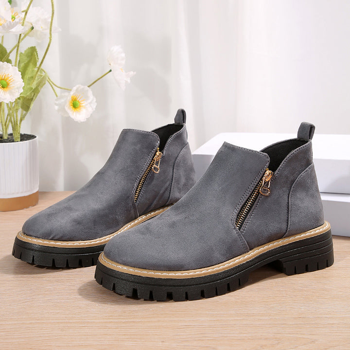 Damen Kurzschaft-Stiefelette aus Velourslederoptik mit profilierter Gummisohle und seitlichem Reißverschluss Drune