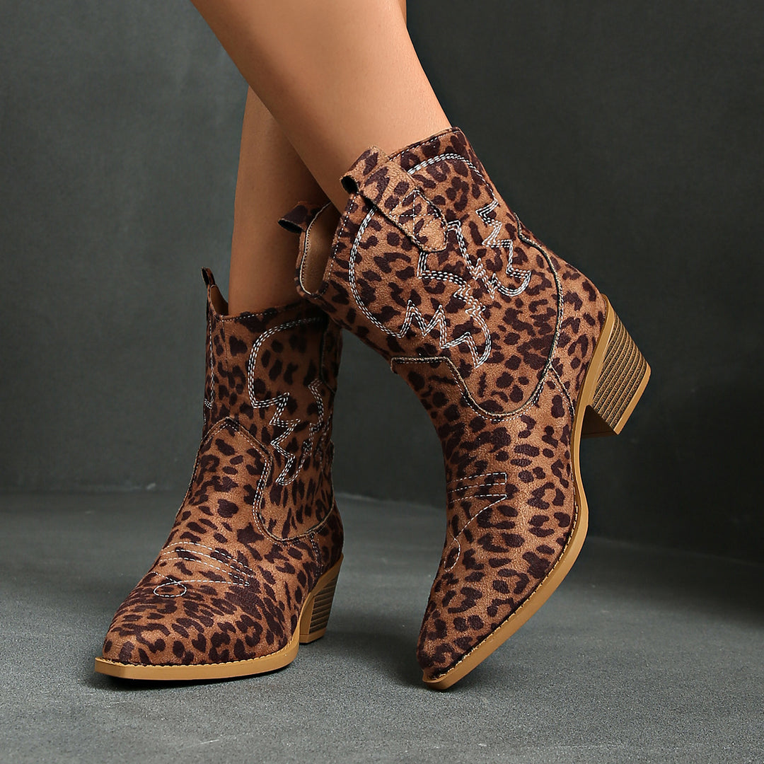 Damen nan Kurzschaft‑Westernboot mit dekorativer Stickerei, eckigem Blockabsatz und weichem Veloursfinish Drune