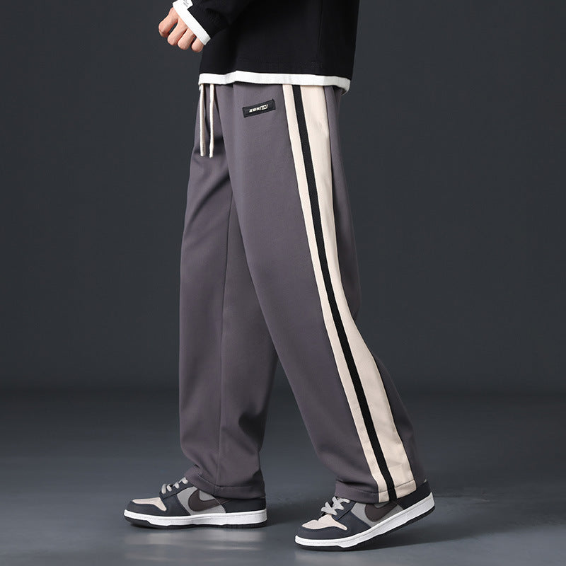 Herren Weite Sporthose mit seitlichen Streifen
