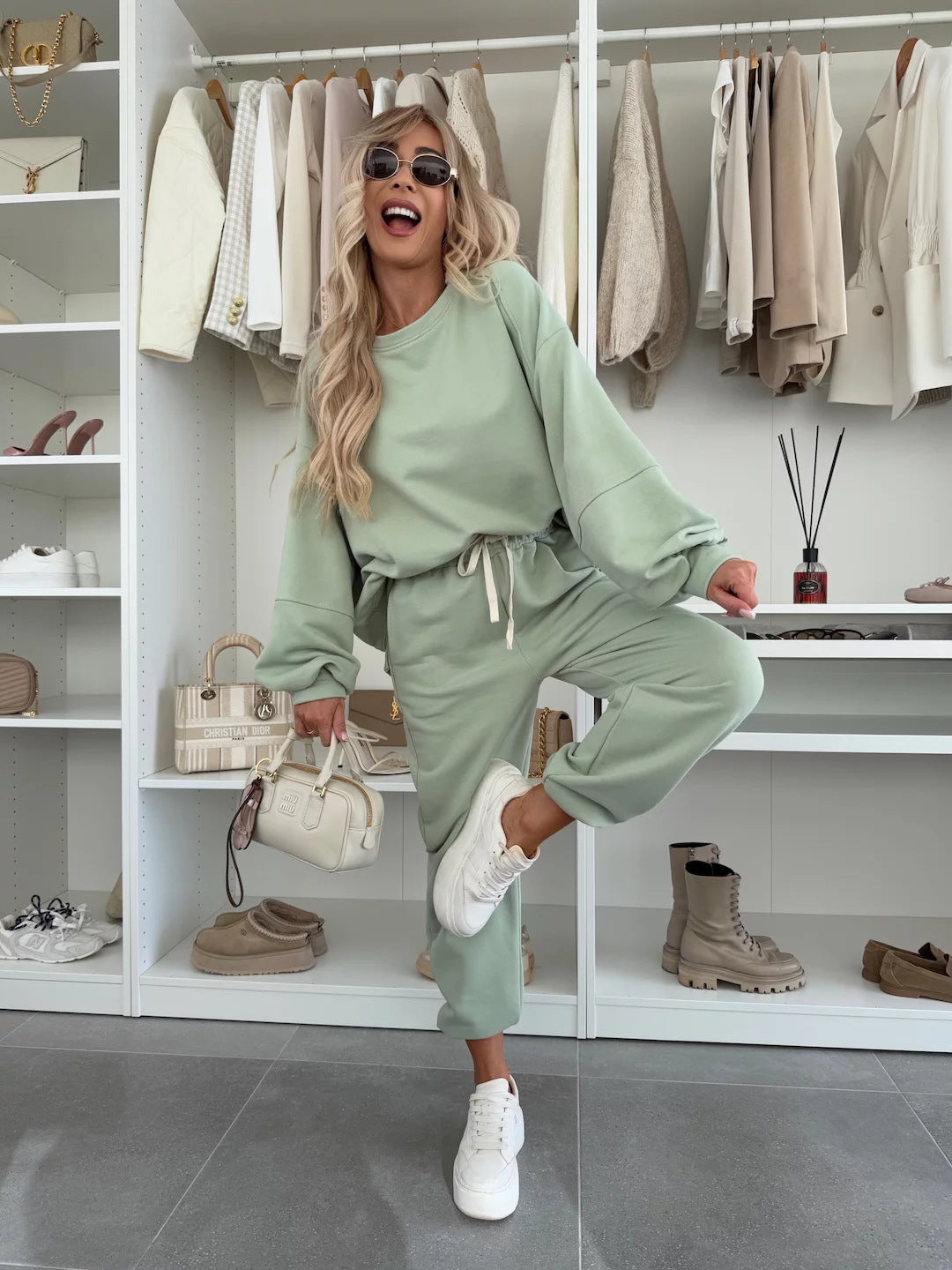 Damen Oversized Loungewear-Set aus weich angerautem Sweat mit Kordelzug-Jogginghose und relaxed Pullover Drune