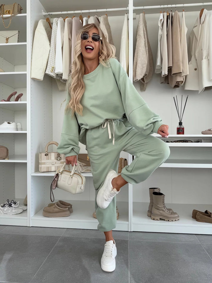 Damen Oversized Loungewear-Set aus weich angerautem Sweat mit Kordelzug-Jogginghose und relaxed Pullover Drune