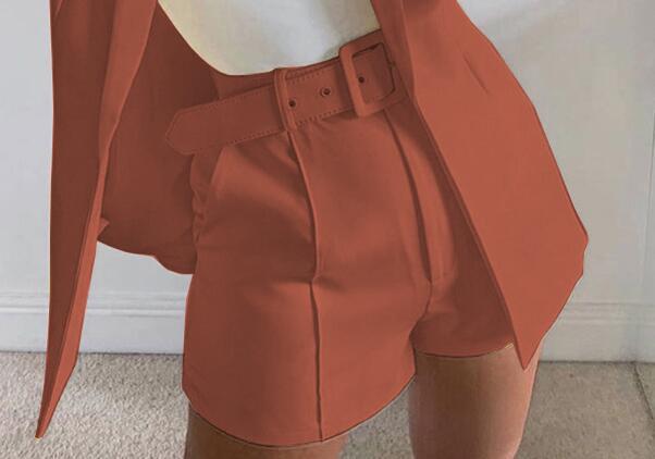 Damen Zweiteiliges maßgeschneidertes Blazer‑Set mit hochtaillierten Shorts und Gürtel Drune