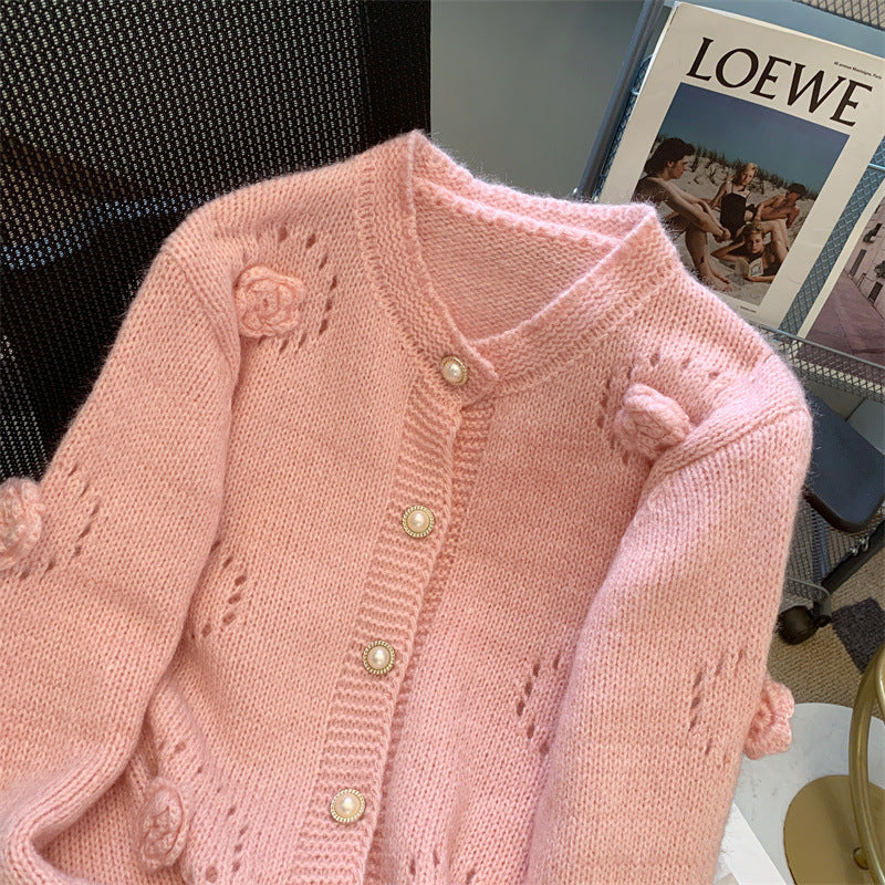 Damen Strickjacke mit eleganten Rosenapplikationen und Knopfverschluss Drune