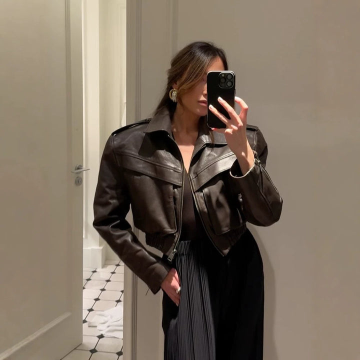 Damen Kurz geschnittene Lederjacke mit elastischem Saum und aufgesetzten Brusttaschen Drune
