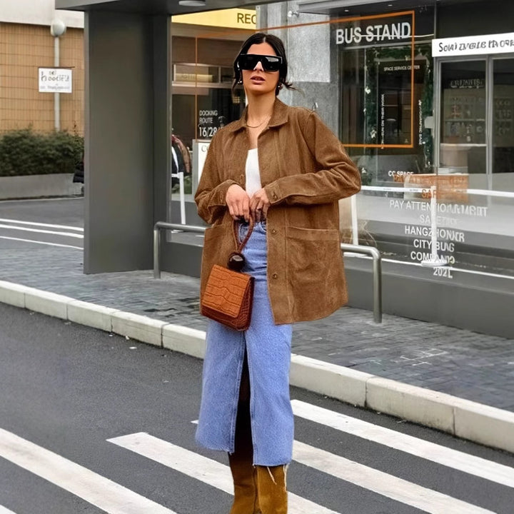 Damen weiche Wildlederjacke mit praktischen aufgesetzten Taschen und elegantem Schnitt Drune