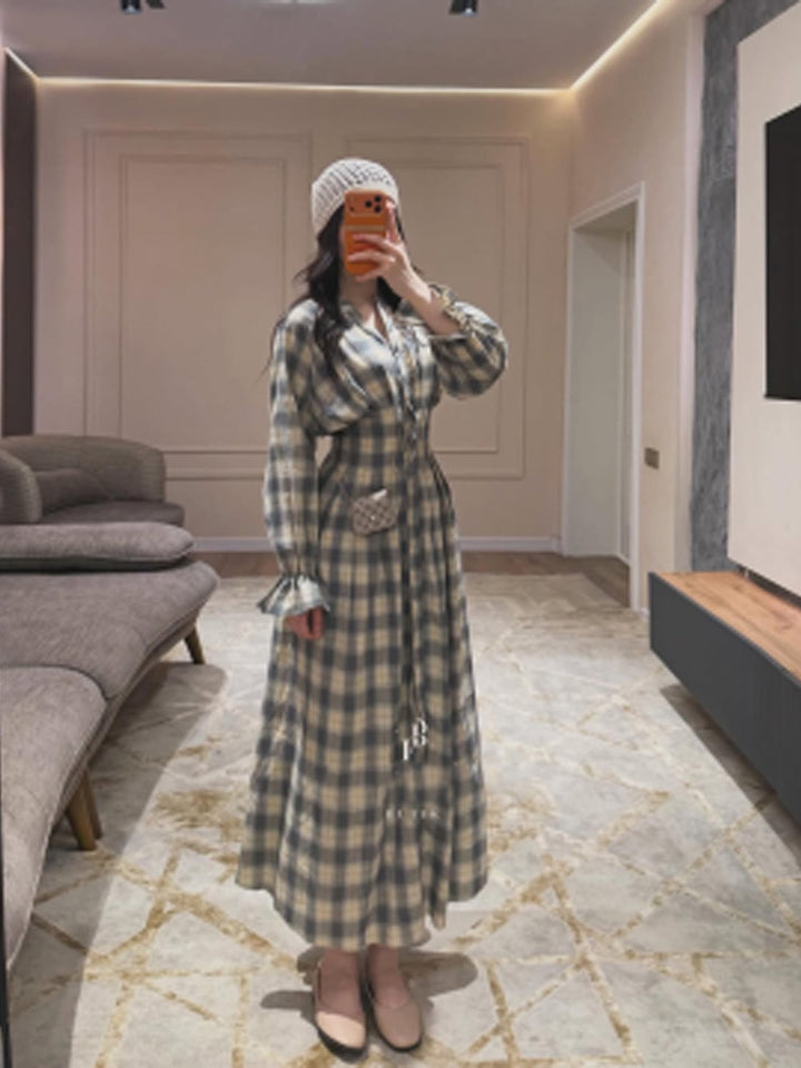 Damen Maxikleid im Karierten Hemdblusenstil mit Taillengürtel und Rüschenmanschetten Drune