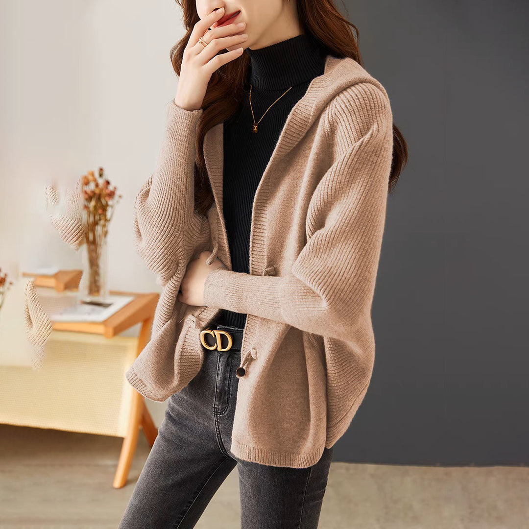 Damen kuschelige Strickjacke mit Kapuze und leicht oversized Schnitt Drune