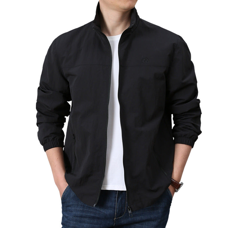 Herren Leichte urbane Windjacke mit Stehkragen, elastischen Bündchen und seitlichen Reißverschlusstaschen Drune