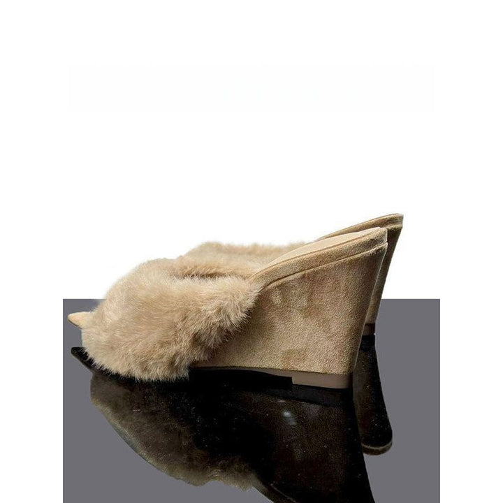 Damen flauschige spitz zulaufende Mule‑Pantoletten mit Kunstfell‑Vamp und niedrigem Keilabsatz Drune