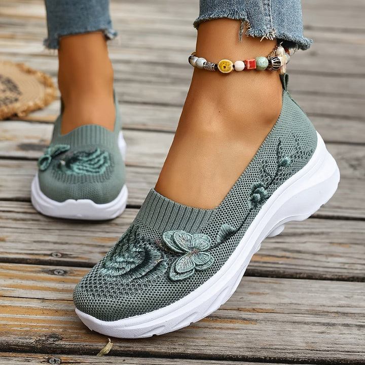 Damen Elegante Slip-On Sneakers mit floralen Stickereien Drune