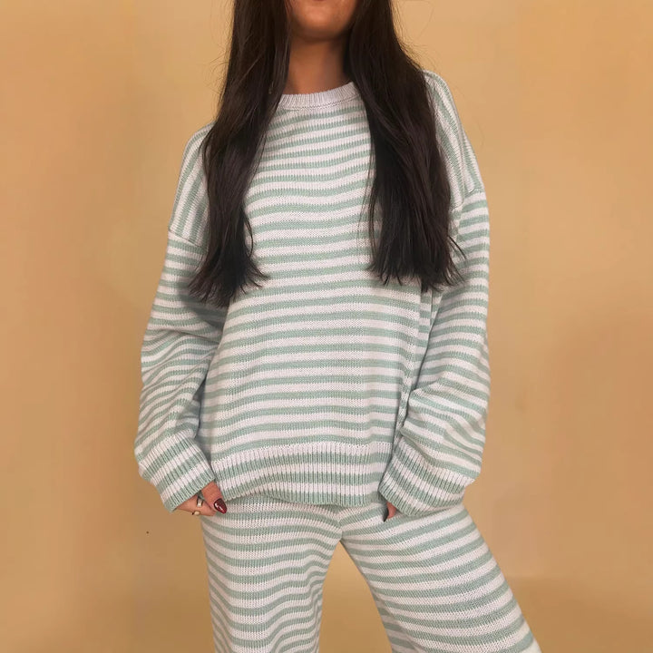 Damen gestricktes Freizeit-Set mit modischem Streifenmuster und weitem Schnitt