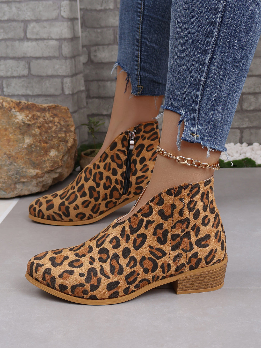 Damen nan V‑Ausschnitt Ankleboots aus Veloursoptik mit seitlichem Reißverschluss und niedriger Holzblocksohle Drune