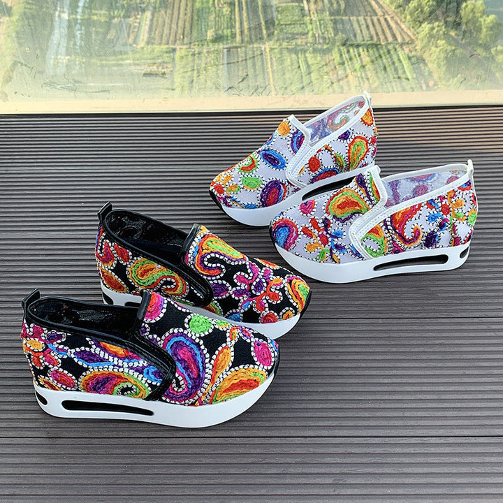 Damen modische Slip-On Sneakers mit buntem Stickdesign Drune