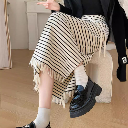 Damen Lässiger Strickpullover mit Schriftzug und modischer Saumgestaltung Drune
