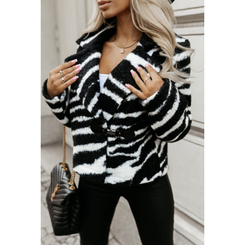 Damen Designer-Fleecejacke mit Leopardenmuster und eleganter Knopfdetail Drune