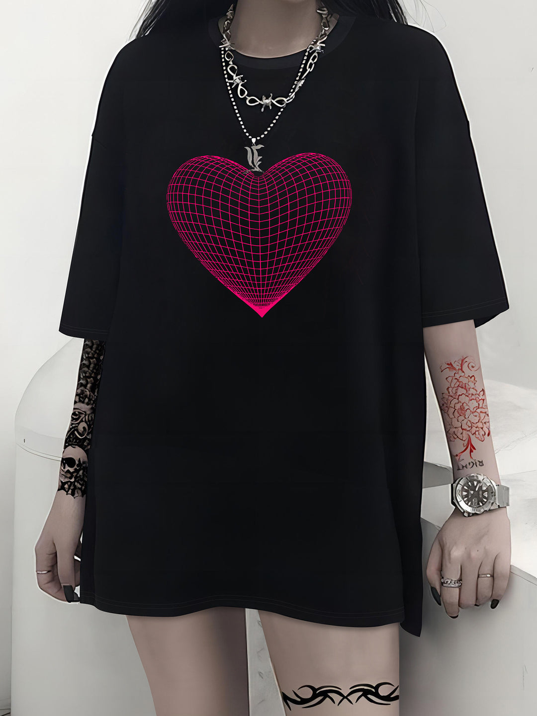 Damen T-Shirt mit kreativem Katzenmotiv und verspielter Schleife Drune