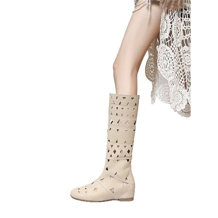 Damen kniehohe Stiefel mit geometrischen Cut-Outs und flacher Sohle Drune