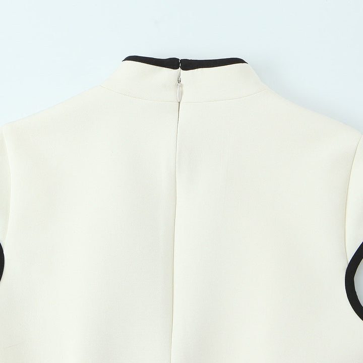 Damenkleid mit innovativem Schlüsselstell-Ausschnitt und figurbetontem Schnitt Drune