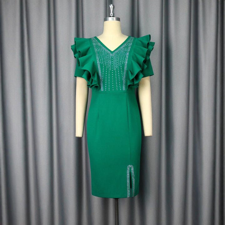 Damen figurbetontes Kleid mit voluminösen Rüschen und Strassakzenten Drune