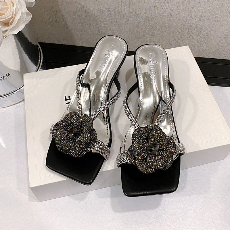 Damen Elegante Strass‑Sandale mit quadratischer Spitze, niedriger Blockabsatz und Blumenapplikation Drune