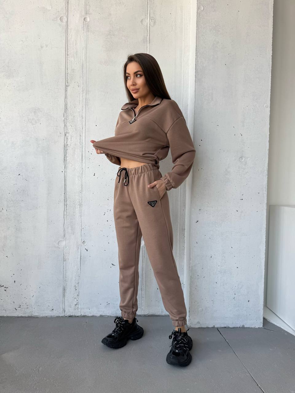 Damen sportliches Freizeit-Set mit hohem Kragen und elastischen Bündchen Drune