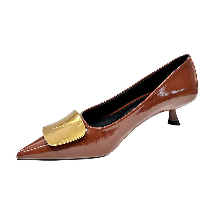 Damen Spitz zulaufende Kitten‑Heel Pumps mit dekorativer Metall‑Vorderkappe Drune