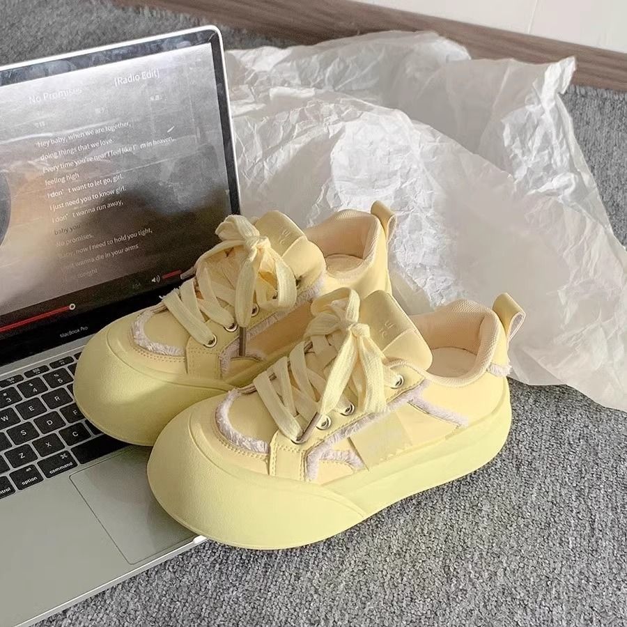 Damen Plateausneaker mit Plüschbesatz, weich gepolsterter Innensohle und skulpturierter Sohle Drune