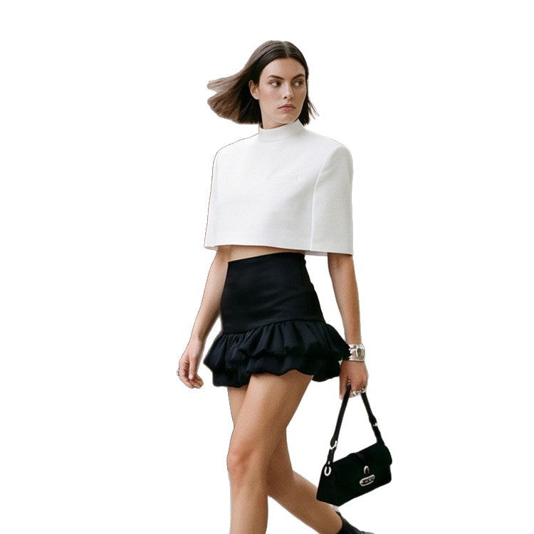 Damen Kurzgeschnittenes sculpturales Cape-Top mit Stehkragen Drune