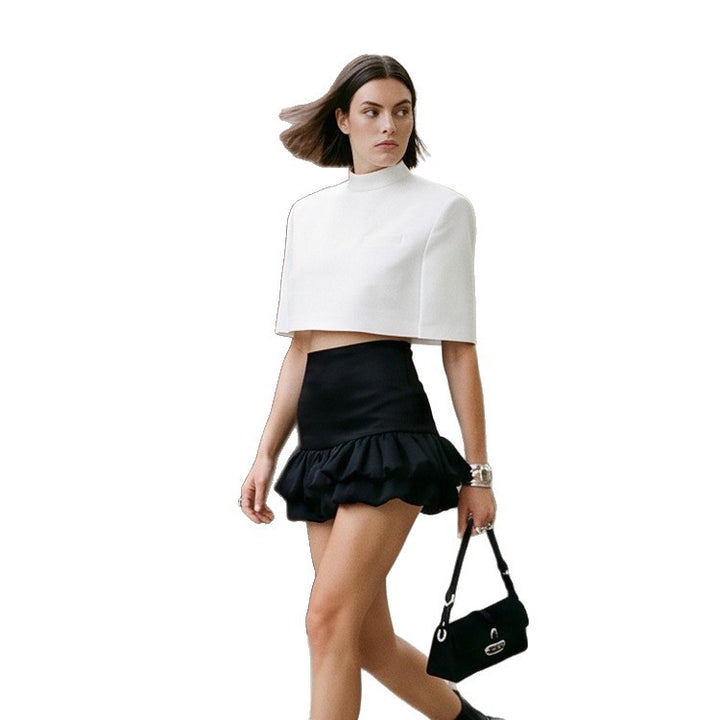 Damen Kurzgeschnittenes sculpturales Cape-Top mit Stehkragen Drune