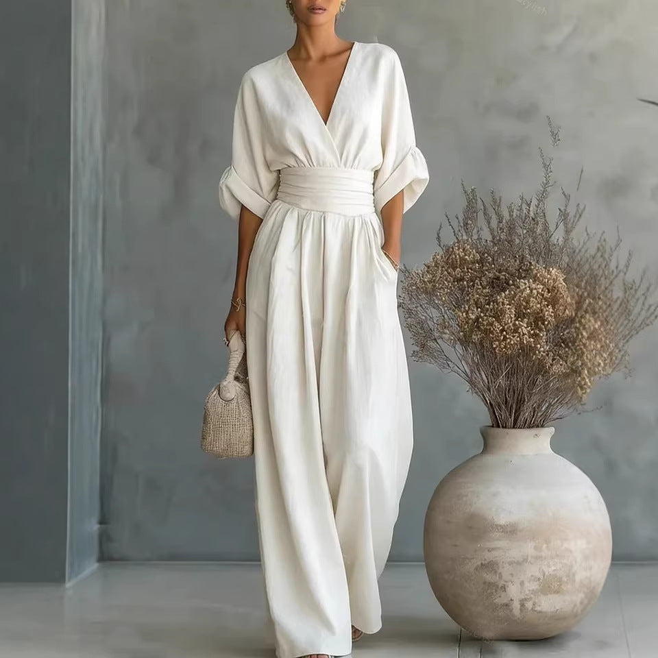 Drune | Eleganter Ärmelloser Jumpsuit mit Tiefem V-Ausschnitt, Taillenbund und Weitem Bein