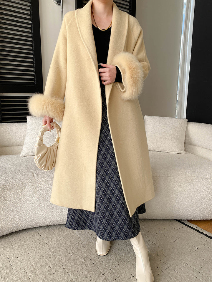 Damen eleganter Langmantel mit samtigen Abschlüssen und großzügigem Schnitt Drune