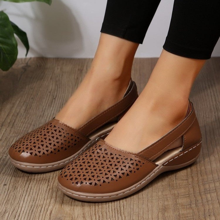 Damen Geschlossene Perforierte Slingback-Ballerinas mit verstellbarem Knöchelriemen Drune