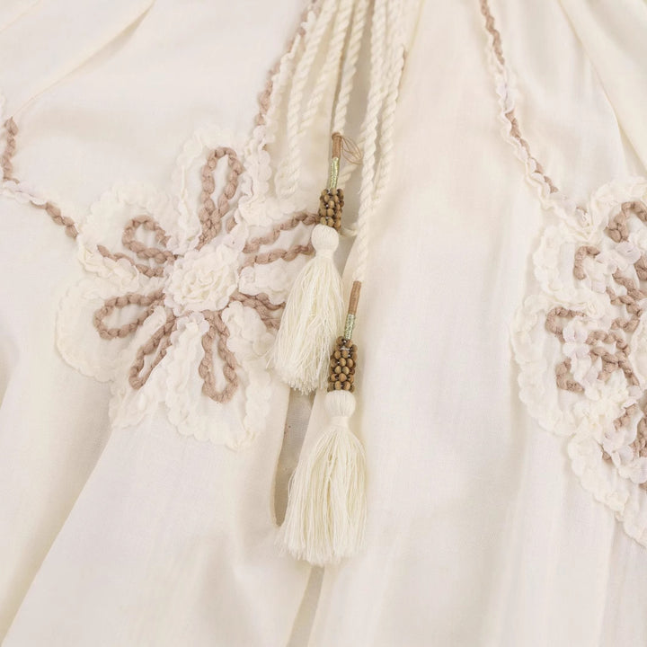 Damen Bluse mit floralem Stickmuster und eleganten Quasten Drune