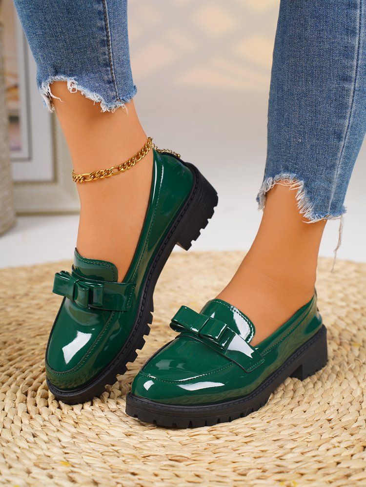 Damen Lack-Loafer mit dekorativem Riemchen und profilierter Gummisohle Drune