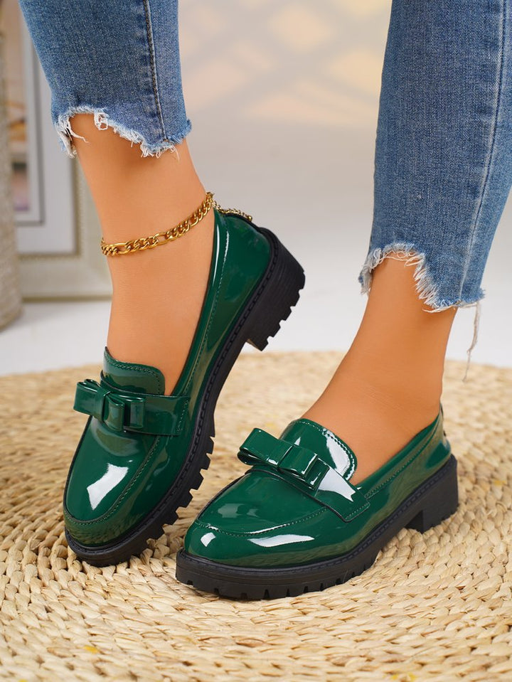 Damen Lack-Loafer mit dekorativem Riemchen und profilierter Gummisohle Drune