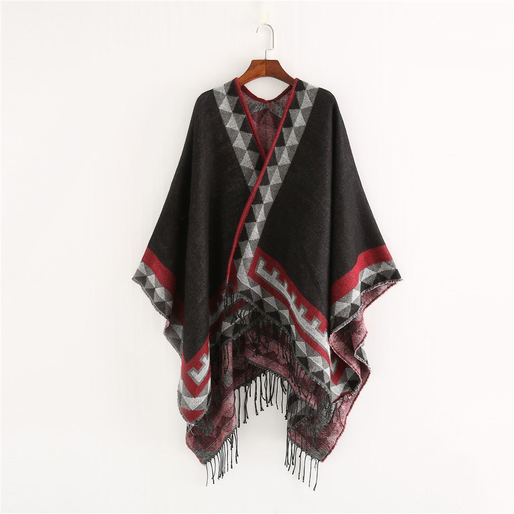 Damen Weichfallender Capeponcho mit Dreieck-Jacquard, Kontrastbordüre und Fransensaum Drune