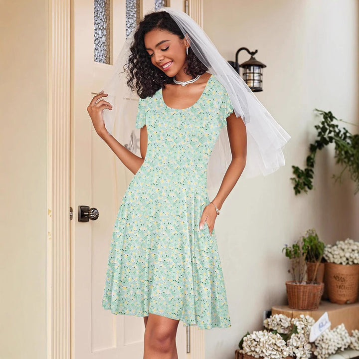 Damen Sommerliches Kleid mit floralem Muster und schwingendem Rock Drune