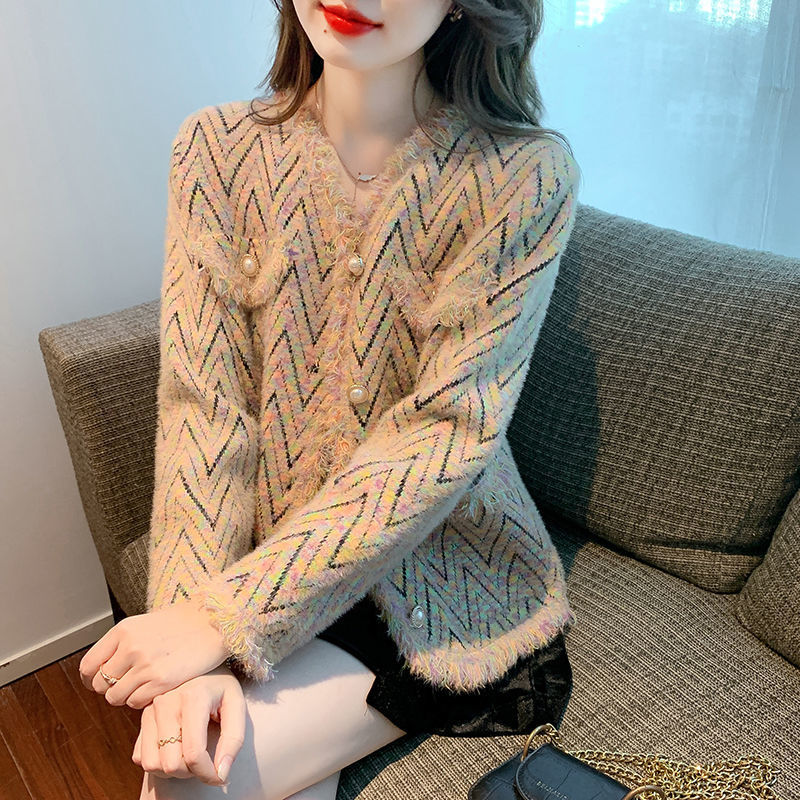 Damen modische Strickjacke mit schickem Zickzackmuster und eleganten Knopfdetails Drune