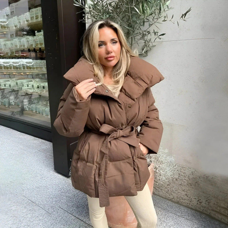 Damen modische Oversized-Daunenjacke mit breitem Kragen und Taillengurt Drune