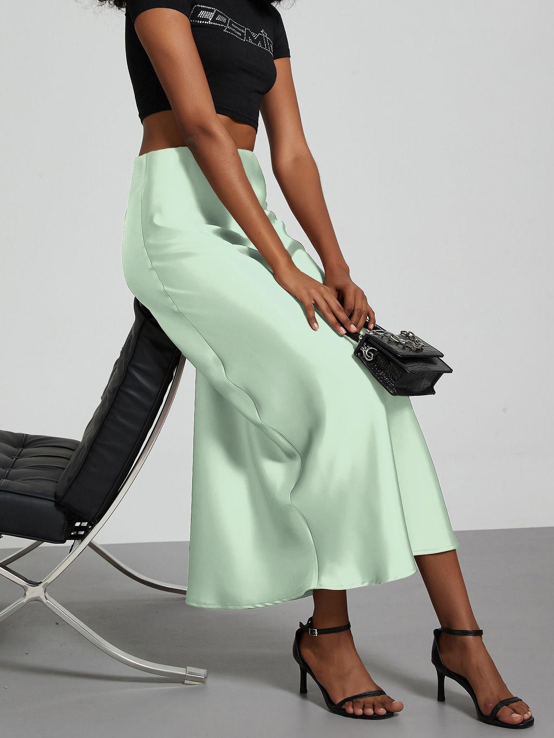 Damen-Satinrock mit hoher Taille und Midi-Länge