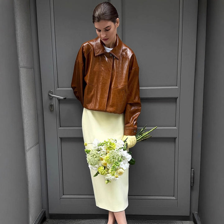 Damen Kurzblouson aus veganem Glattleder mit Boxy‑Silhouette und verdeckter Druckknopfleiste Drune