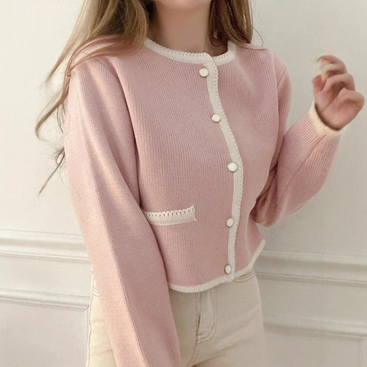 Damen Kurzgeschnittener gerippter Cardigan mit kontrast‑Häkelkante, Zierknopfleiste und Taschenleisten Drune