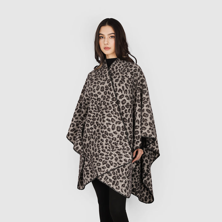 Damen Oversize-Poncho aus Wollmix mit dezentem Leo-Jacquard und asymmetrischem Zipfelsaum Drune