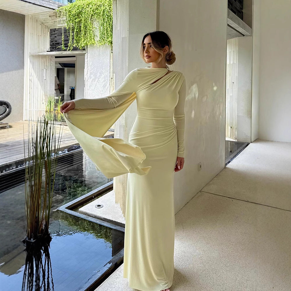 Damen Tailliertes Maxikleid mit einseitigem Cape und hohem Kragen Drune