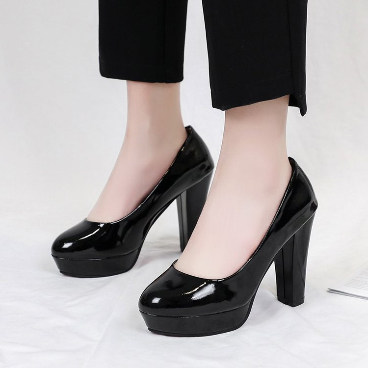 Damen Plateau-Pumps mit elegantem Hochglanz und bequemem Fußbett Drune