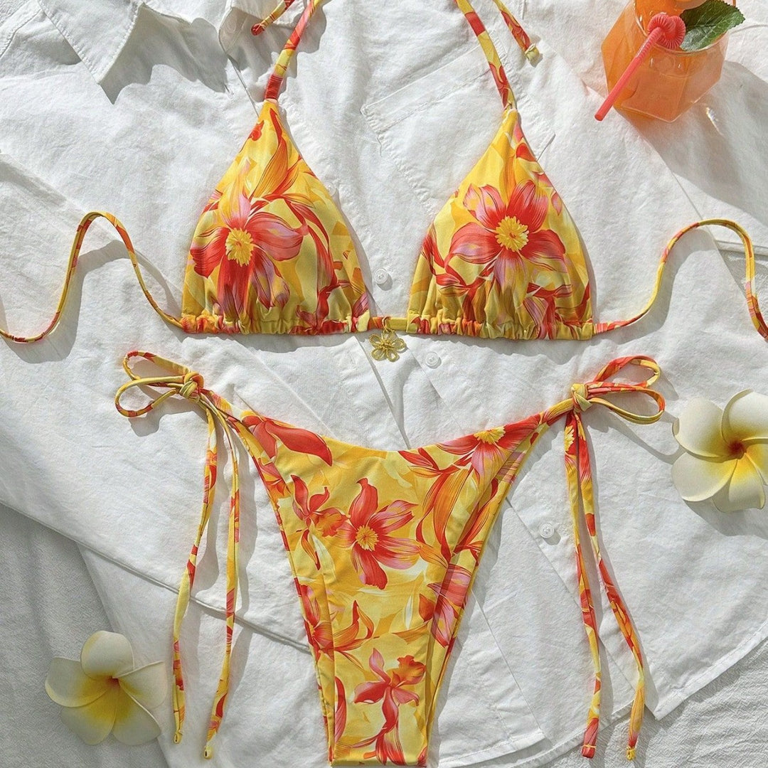 Damen Triangel-Bikini mit floralen Akzenten und raffinierten Bindebändern Drune