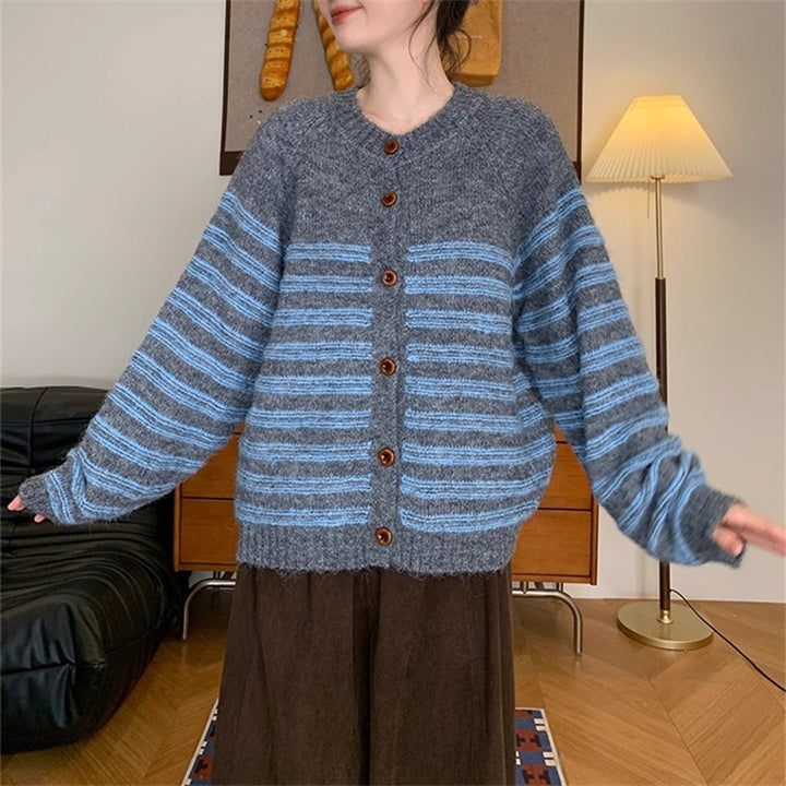 Damen Grobstrickjacke mit modernen Streifen und Knopfdetails Drune