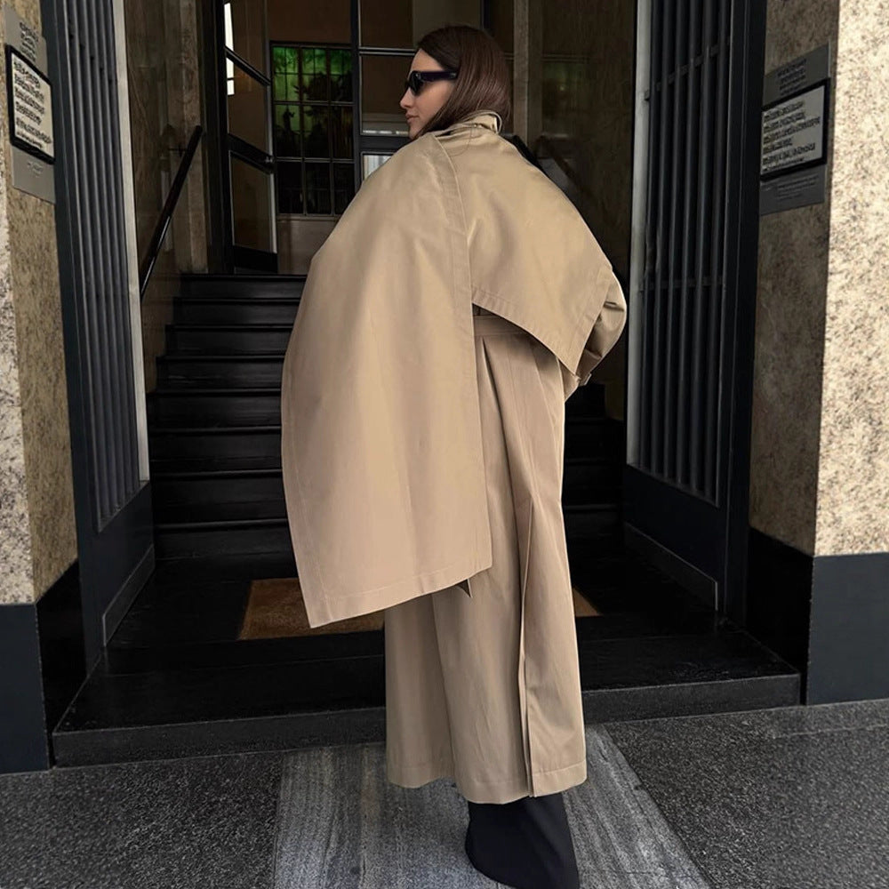 Damen Midilanger Trenchcoat mit ponchoartigem Cape-Überwurf & kastiger Silhouette Drune