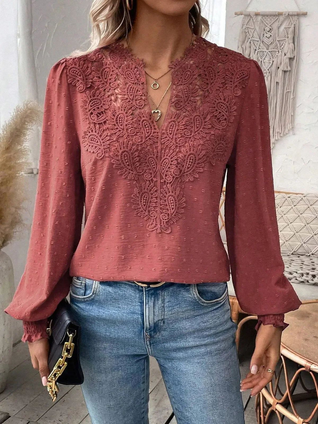 Damen nan Spitzenapplikation V-Ausschnitt Bluse mit Strukturpunkt, gerafften Manschetten und leicht taillierter Silhouette Drune